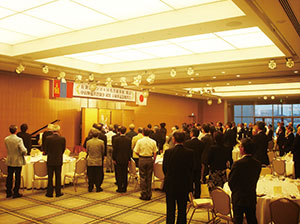 ホテル日航新潟で新潟県などが主催した、モンゴル国名誉領事就任5周年 祝賀会での両国国歌演奏 （平成24年7月6日）